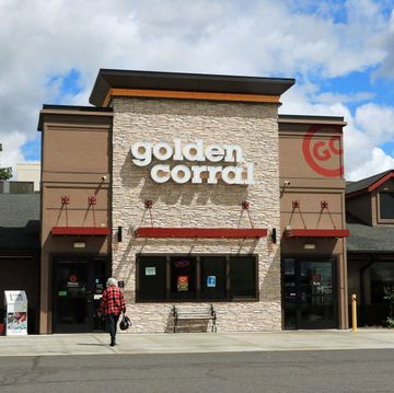 is golden corral open on thanksgiving