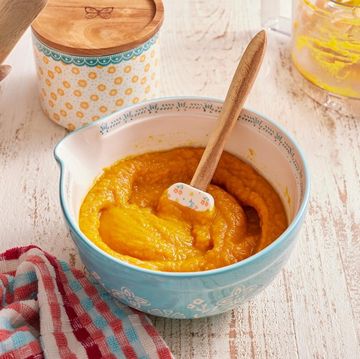 pumpkin puree recipe in blue bowl